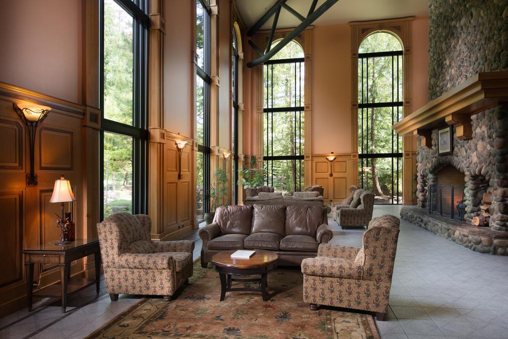 Bonneville Hot Springs & Hotel 3*