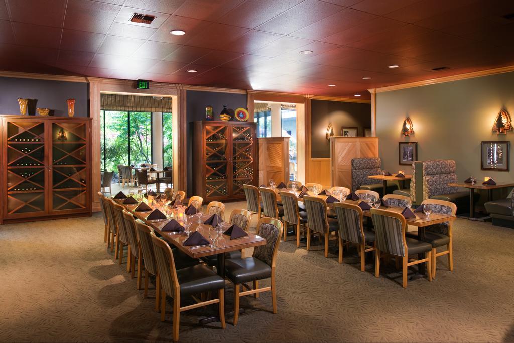 Bonneville Hot Springs & Hotel 3*